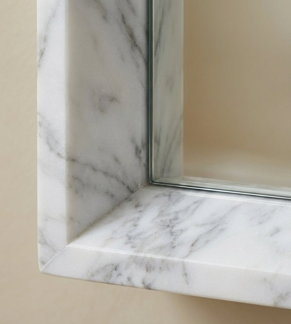 Rectangular mirror in White Arabescatto marble